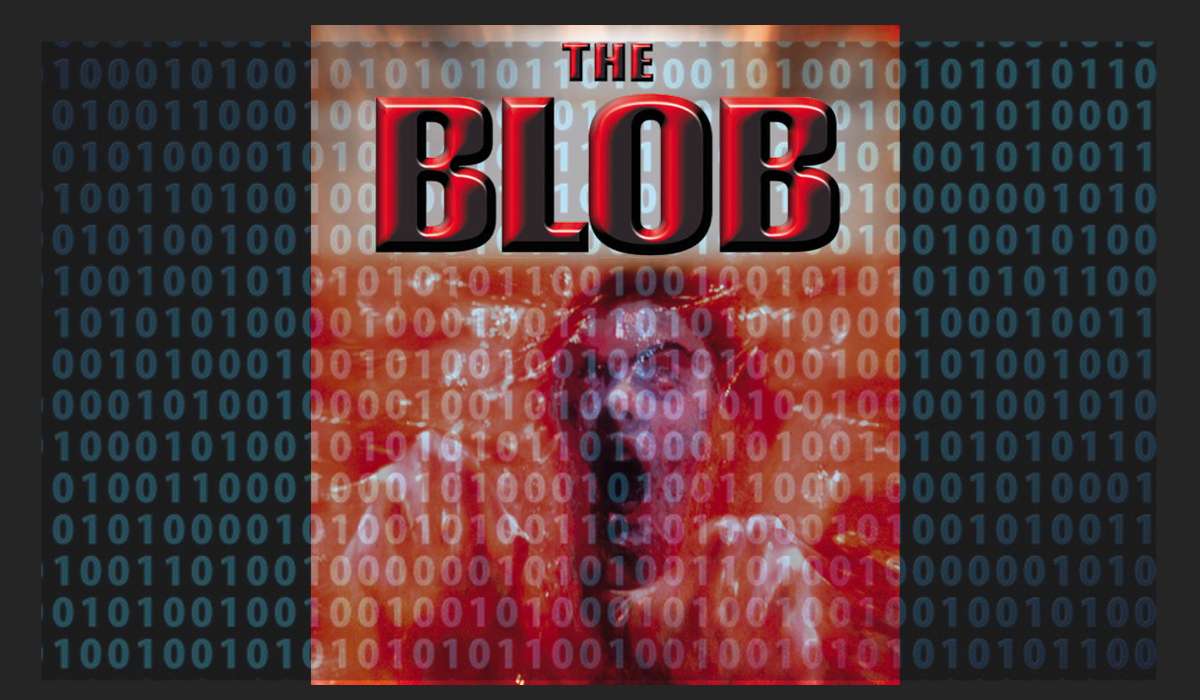 Plakat filmu The Blob, pokazujący czerwoną galaretę i uwięzioną w niej, krzyczącą twarz. U góry czerwonymi literami napisany jest tytuł filmu. Całość jest zakryta półprzezroczystą ścianą niebieskich zer i jedynek.