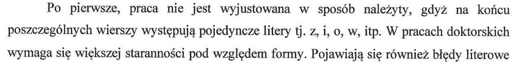 Fragment recenzji naukowej mówiący, że niektóre linijki pracy doktorskiej kończą się pojedynczymi literami, co jest błędem