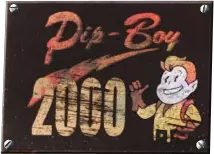 Metalowa tabliczka z gry Fallout, stylizowana na dawne amerykańskie plakaty reklamowe. Widać na niej napis Pip-Boy 2000 i uśmiechniętego, rysunkowego mężczyznę unoszącego kciuk do góry.
